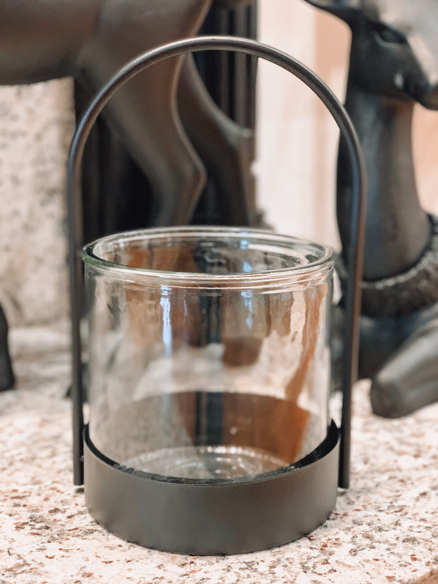 Black Lantern Hurricane Vase